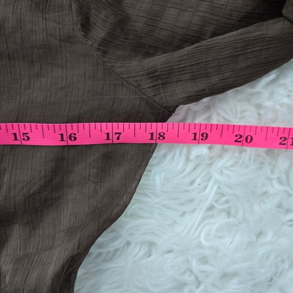 Daytrip Sheer Top Size Small. Good preowned condition. - Picture 4 of 7